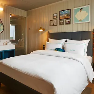 4* Hotell 25hours Paper Island